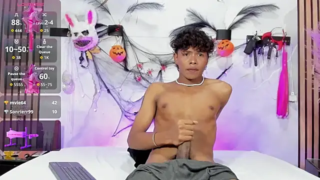 MilthonDelis online show from October 31, 5:31 am