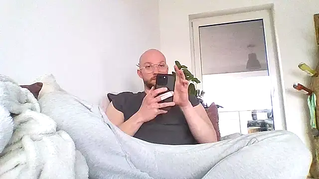 Mrlarox online show from March 25, 10:19 am