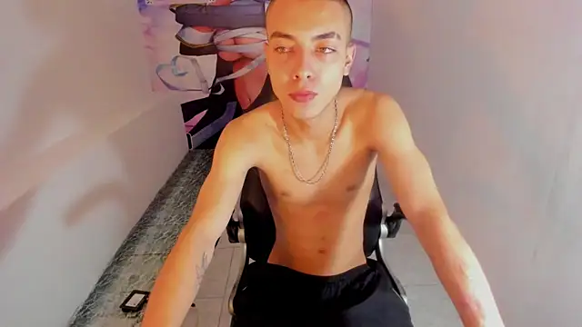 Dereck Boy8 online show from December 17, 3:47 am