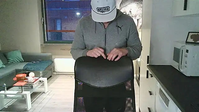 Dartanjanas13 online show from January 6, 3:05 pm