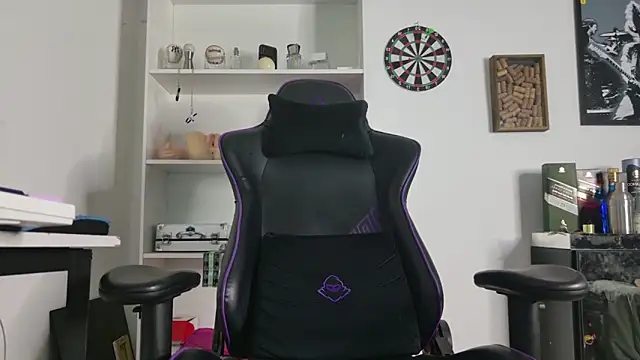 aaron nvk online show from February 24, 4:24 am