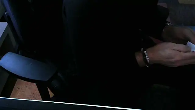 goncas23 online show from November 7, 8:50 am