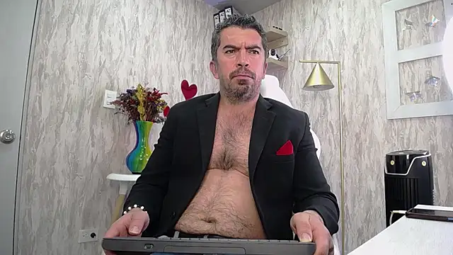 JuanKFit 45 online show from March 5, 9:05 am