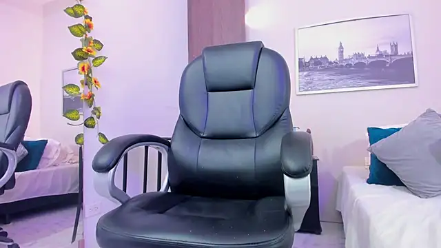 Ricky Owens1 online show from November 8, 9:29 pm