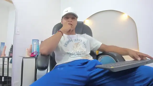 Ricky Owens1 online show from December 2, 9:07 pm