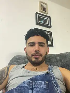 adamhairy online show from November 6, 12:46 am