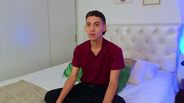 yulian vasquez online show from January 14, 8:01 pm