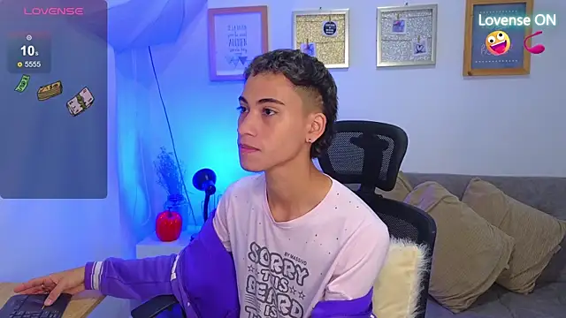 yulian vasquez online show from November 13, 12:43 pm