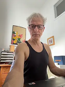 SexyLeon8 online show from March 17, 11:35 am