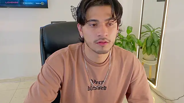 Elian savoy online show from November 24, 11:50 pm