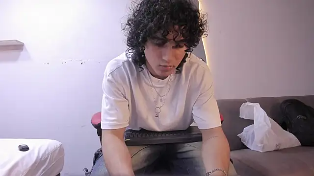 JackesTaylor online show from February 6, 6:32 am