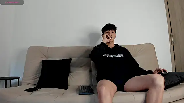 2Amateur Guys online show from October 10, 10:34 pm