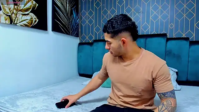 king falconer online show from September 20, 1:38 am