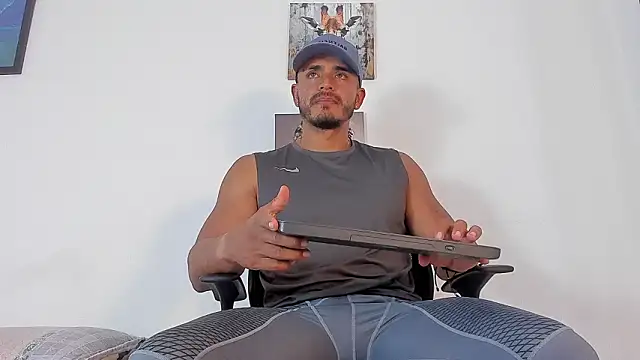 magnusclark online show from March 28, 8:09 pm