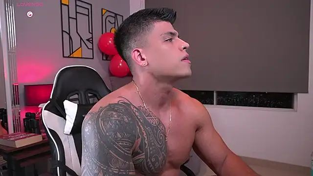 tyler muscle1 online show from February 15, 12:17 am
