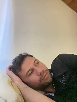 Michaell Spinelly online show from October 26, 8:00 pm