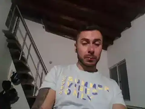 deibyzapata online show from November 1, 2:37 am