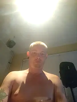 piercingpik online show from June 24, 8:33 pm