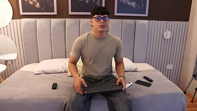 Ethan occonor online show from May 31, 8:32 pm