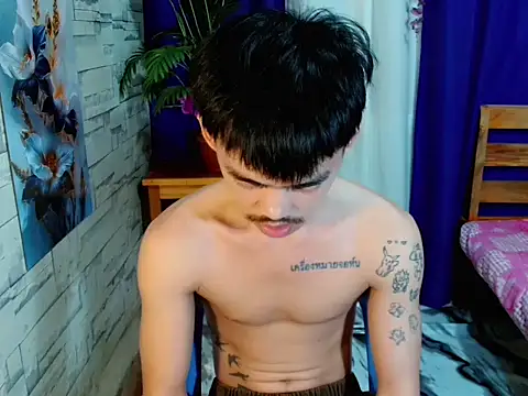 urhunky boy online show from June 24, 8:55 pm