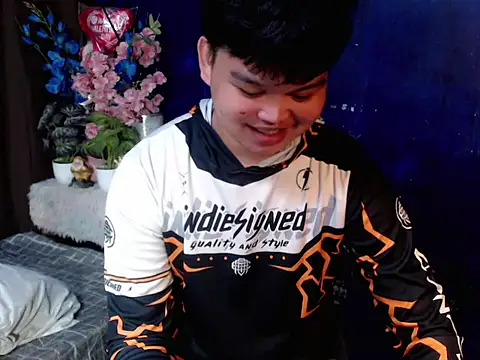 Reynelcock online show from March 11, 6:37 pm