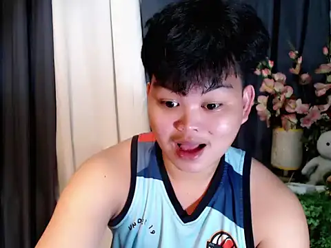 Reynelcock online show from September 22, 5:23 pm