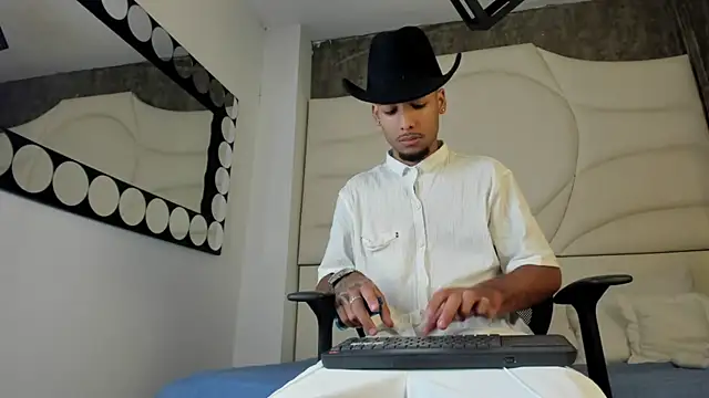 Thiagoferreti online show from September 9, 3:28 am