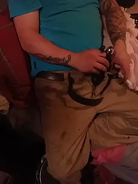 Twoslipperywhenwett online show from November 6, 5:05 pm