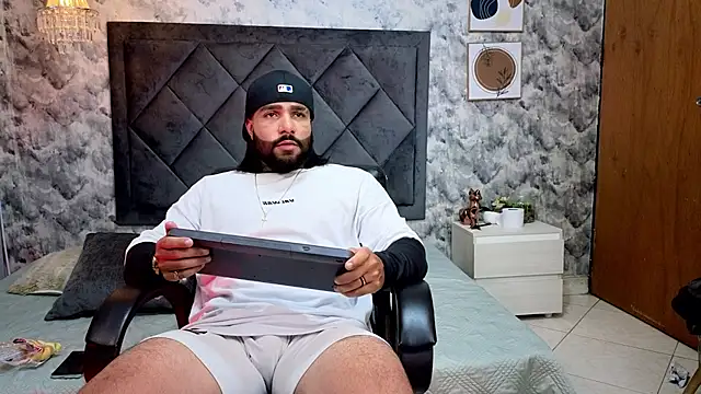 Apolo rousse1 online show from October 4, 12:38 am