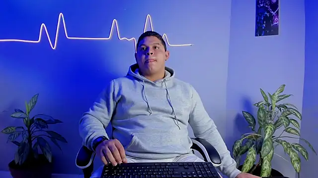 Maximus Steel online show from November 10, 11:48 am