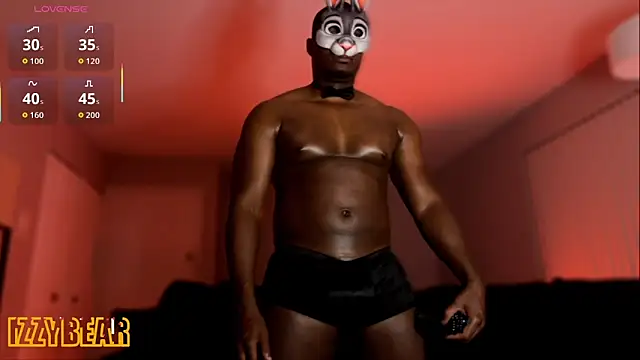 izzybear   online show from October 31, 5:31 am