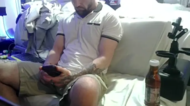 Luv2SuckBWC92 online show from November 6, 11:30 pm