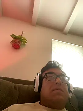 Red-hot-traveler online show from November 11, 11:21 pm