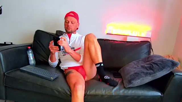 BRIANSILK77 online show from February 17, 12:26 pm