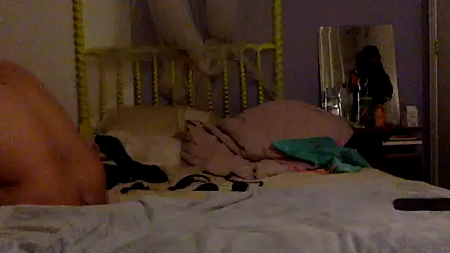 Pigslut01 online show from October 28, 5:54 am