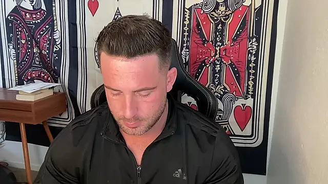 brettmycles28 online show from January 11, 8:01 pm