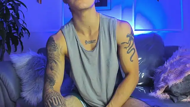 Leo santoro online show from February 20, 1:35 pm