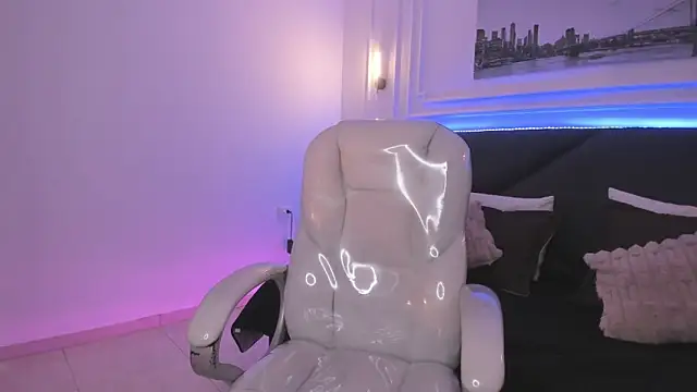 Leo santoro online show from November 4, 2:29 pm