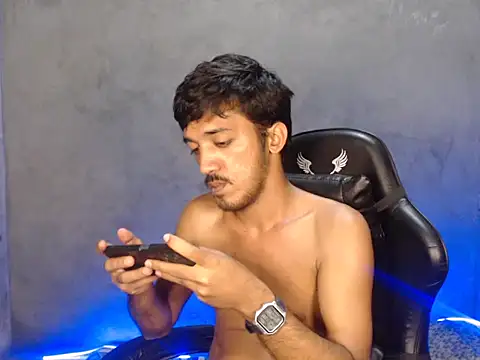 RowyCam online show from November 20, 4:06 pm