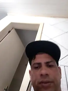 paulinhogostosinho online show from February 1, 1:04 am