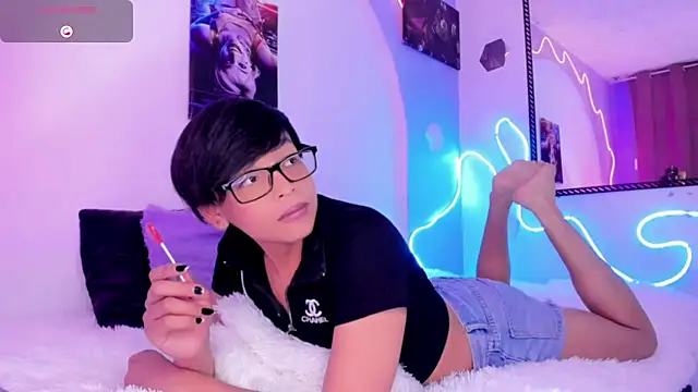Snapshot of Dannyhot_ chatting on September 20, 8:20 pm Dannyhot online show from September 20, 8:20 pm