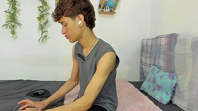 Peterfrost19 online show from October 7, 6:17 am