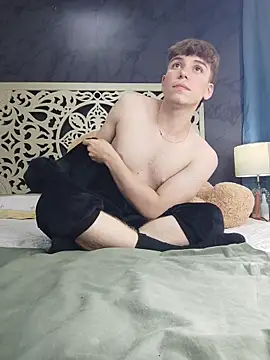 TaylerWhite online show from November 16, 1:35 pm