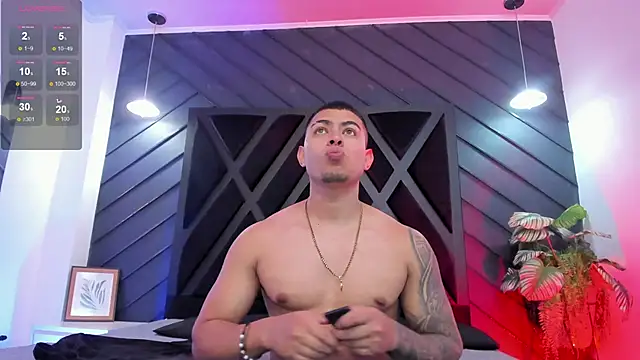 marco garciia  online show from November 18, 11:15 pm