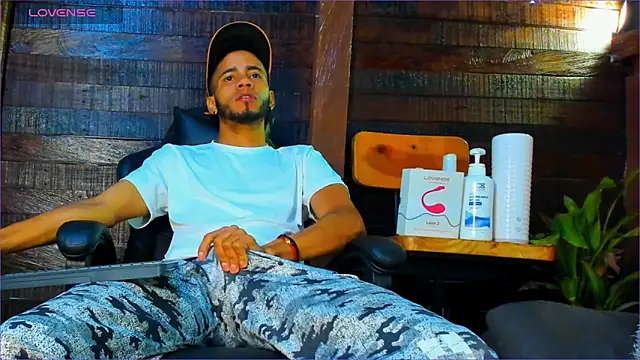 Alex bigcock11  online show from October 29, 11:46 am