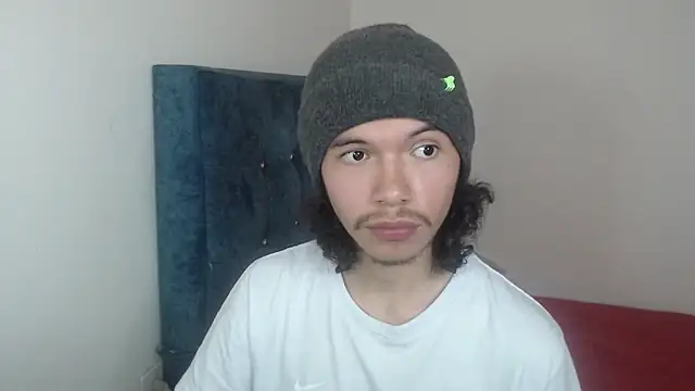 Xoxo Smiles online show from November 29, 3:58 pm