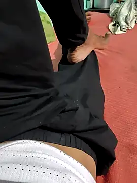 RAYI Queen 4 online show from April 12, 9:00 am