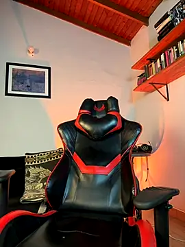 AlekBlake  online show from October 31, 1:18 am