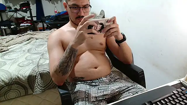 Leonino231 online show from April 3, 11:34 pm