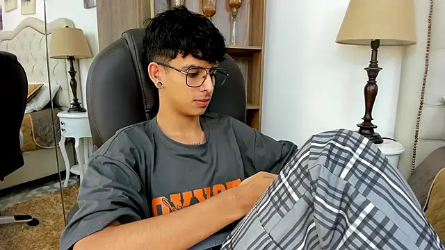 Ibratxandy online show from May 28, 12:03 pm